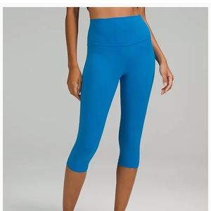 Align crop 17” High waist- size 4